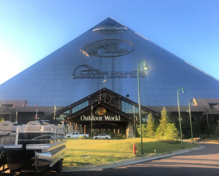 things-to-do-in-memphis-my-home-and-travels- bass pro shop pyramid