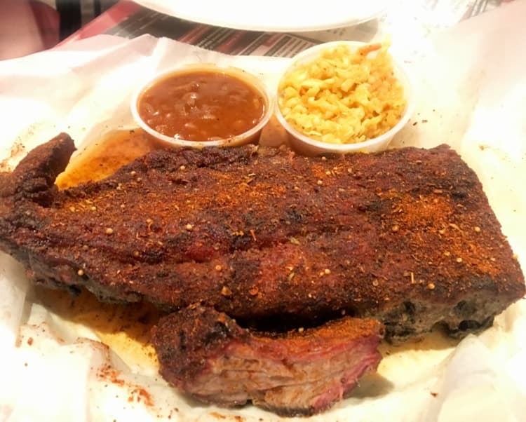 things-to-do-in-memphis-my-home-and-travels- rendezvous ribs