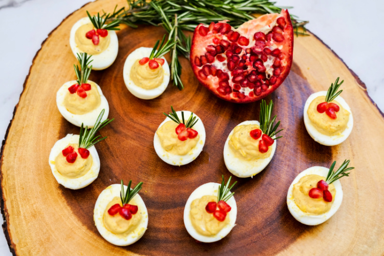 holiday-deviled-eggs-my-home-and-travels- garnished