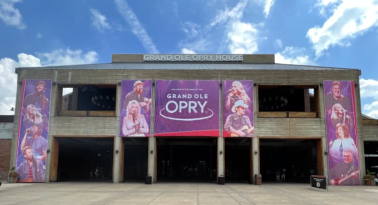 backstage-grand-old-opry-tour-my-my-home-and-travels-outside entry
