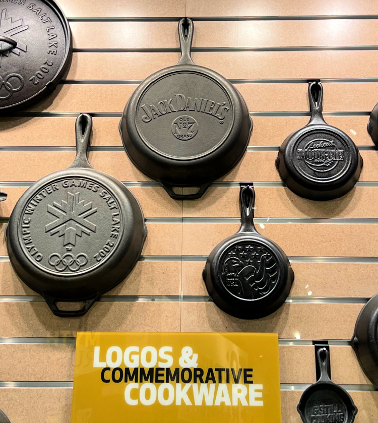 TV Series Cast-Iron Cookware : Lodge x Yellowstone Cast Iron Skillets