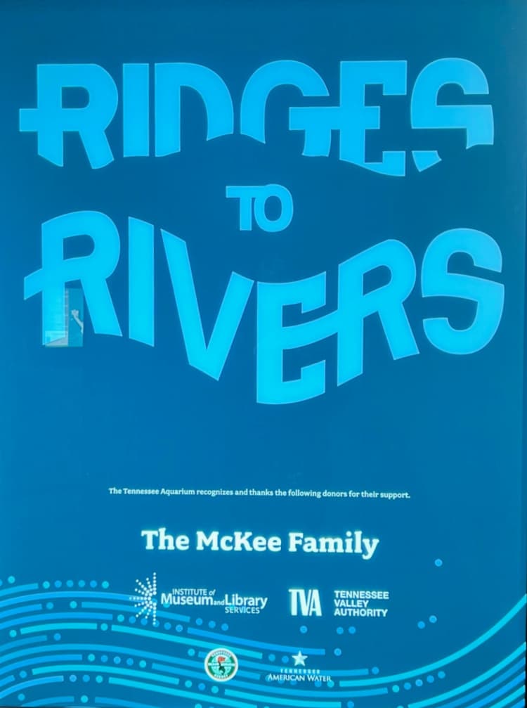 tennessee aquarium chattanooga ridges to rivers sign