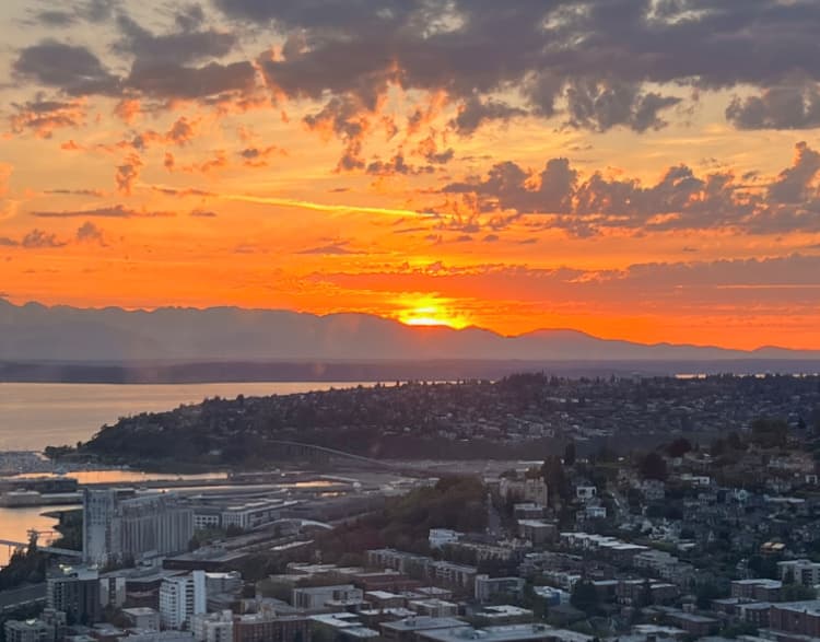 citypass-seattle-my-home-and-travels-space-needle-sunset