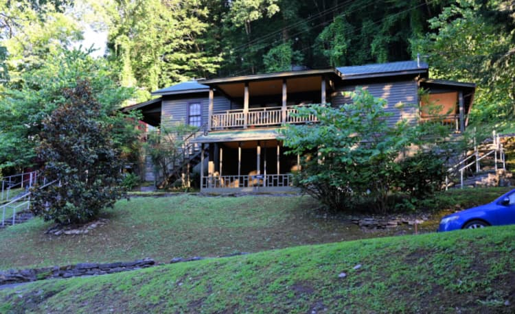 Cabin at Tapoco Lodge