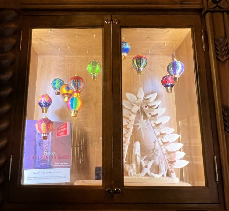 la-fonda-on-the-plaza-my-home-and-travels- hot air balloon ornaments