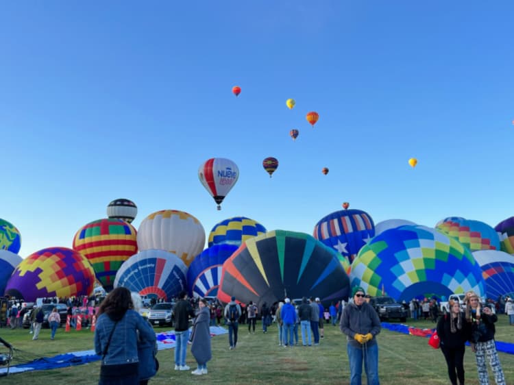 albuquerque-balloon-fiesta-my-home-and-travels-mass ascension