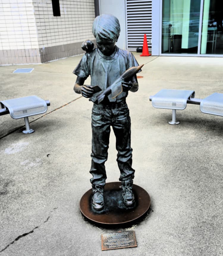 the-museum-of-flight-my-home-and-travels statue