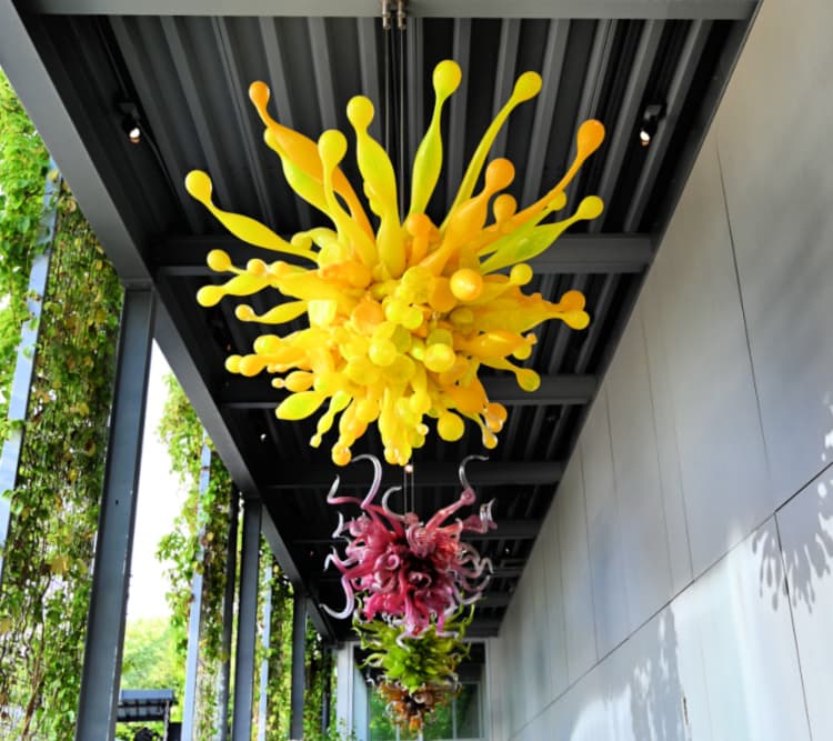 chihuly-garden-and-glass-seattle-my-home-and-travels-outdoor-chandelier