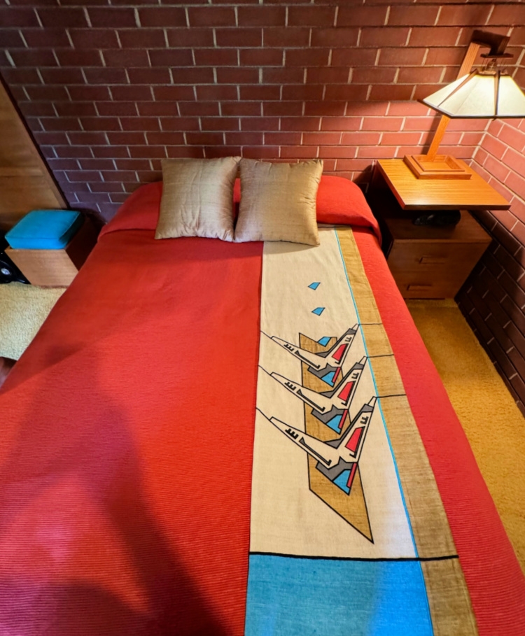 Frank-lloyd-wright-design-samara-my-home-and-travels- bedspread