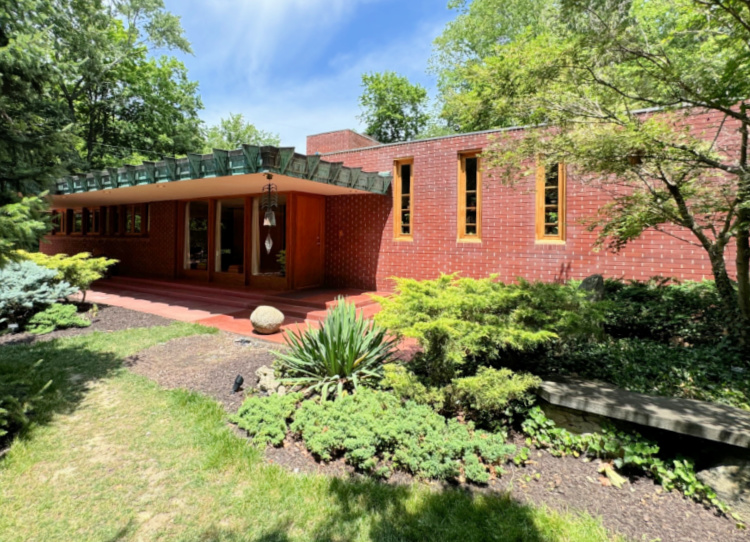 Frank-lloyd-wright-design-samara-my-home-and-travels- exterior