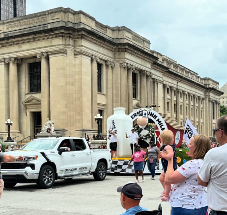 my-1st-indy-500-my-home-and-travels- parade