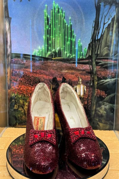 wizard-of-oz-florida-museum-my-home-and-travels-feature-image