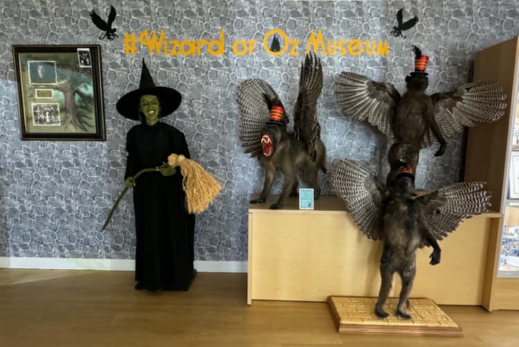 wizard-of-oz-florida-museum-my-home-and-travels- flying monkeys