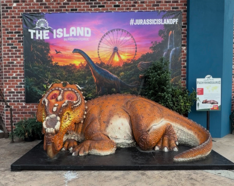 island pigeon forge jurassic adventures best photo op
