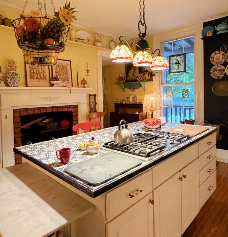 whistlestop manor my home and travels kitchen