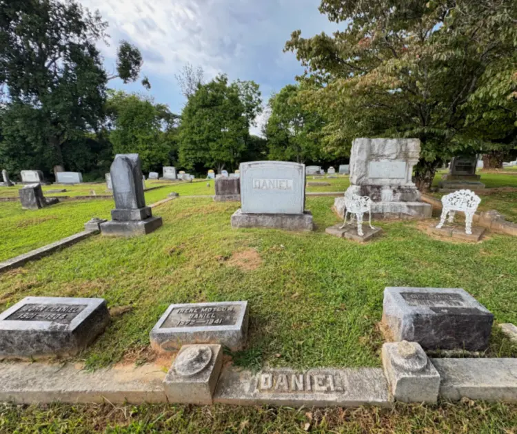 visiting-lynchburg-tn-my-home-and-travels-jack-daniels-family-cemetary.