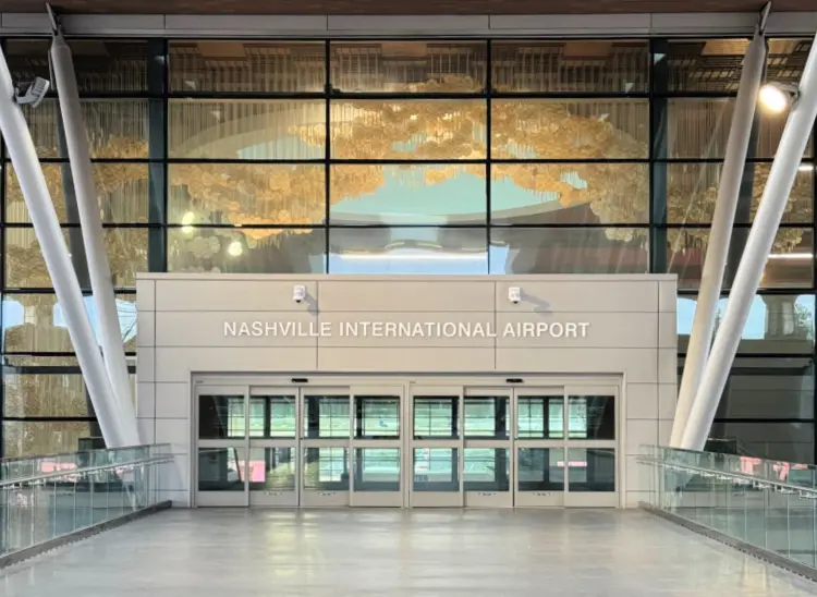 hilton-bna-nashville-airport-terminal-my-home-and-travels- airport entry