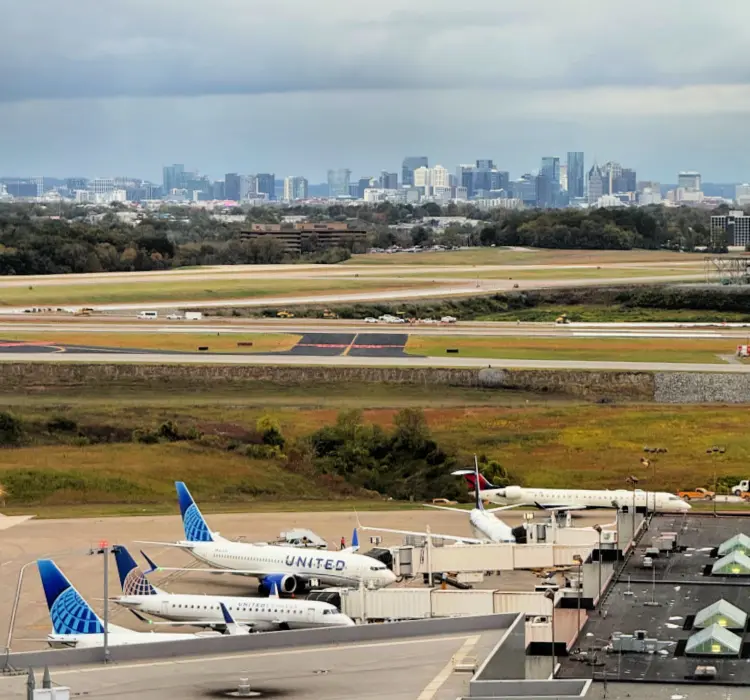 hilton-bna-nashville-airport-terminal-my-home-and-travels- nashville skyline