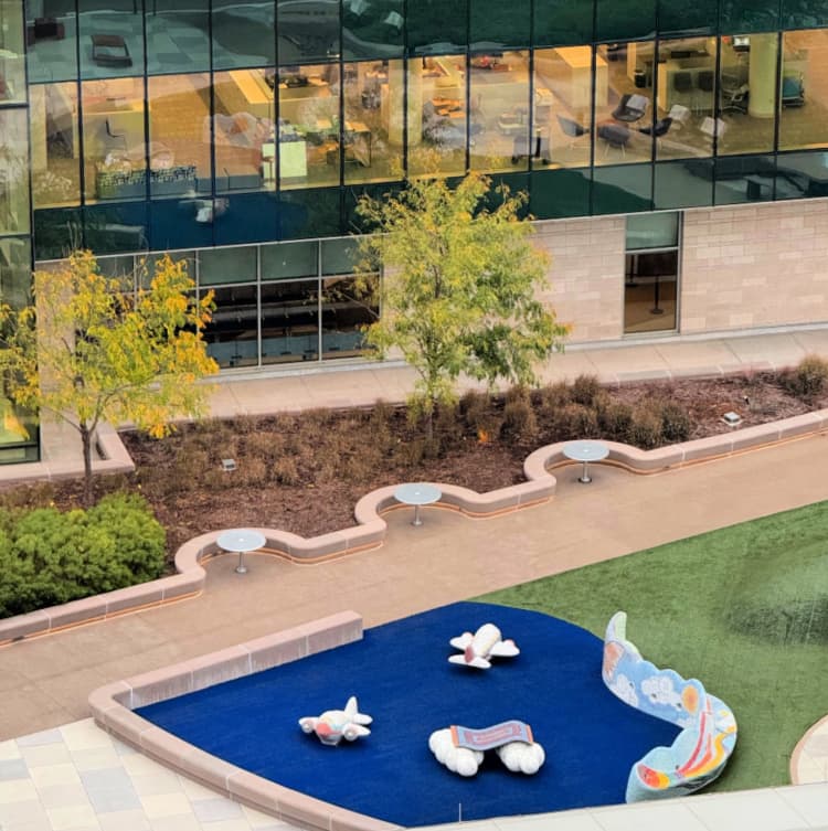 hilton-bna-nashville-airport-terminal-my-home-and-travels- play area