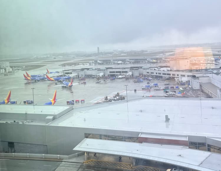 hilton-bna-nashville-airport-terminal-my-home-and-travels-views-rainy