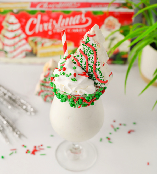 Easy 5-Minute Recipe: The Little Debbie Christmas Tree Cake Milkshake