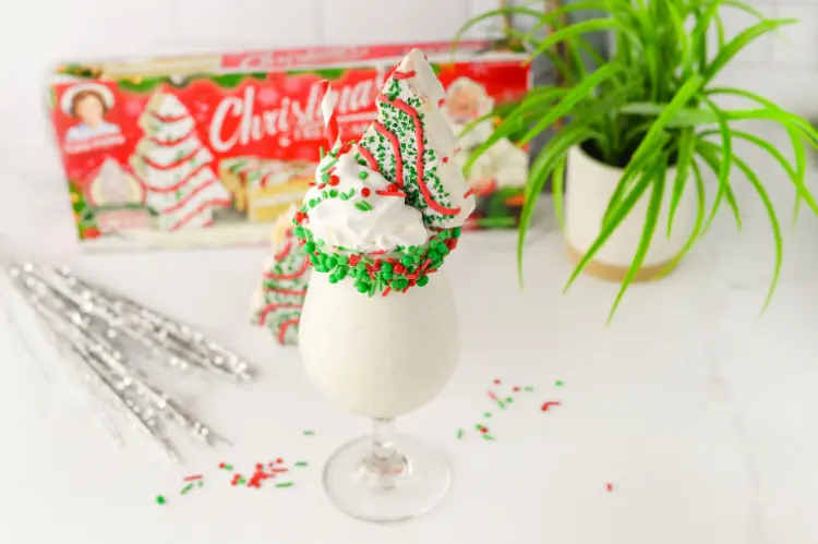 little-debbie-christmas-tree-cake-milkshake-finished
