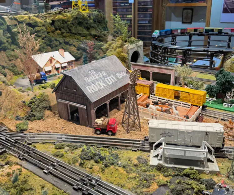 visiting clarksville customs house museum rock city